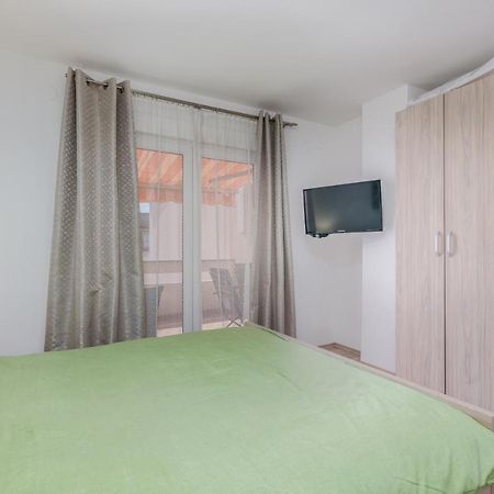 Apartment Stella Di Mare Крк Экстерьер фото